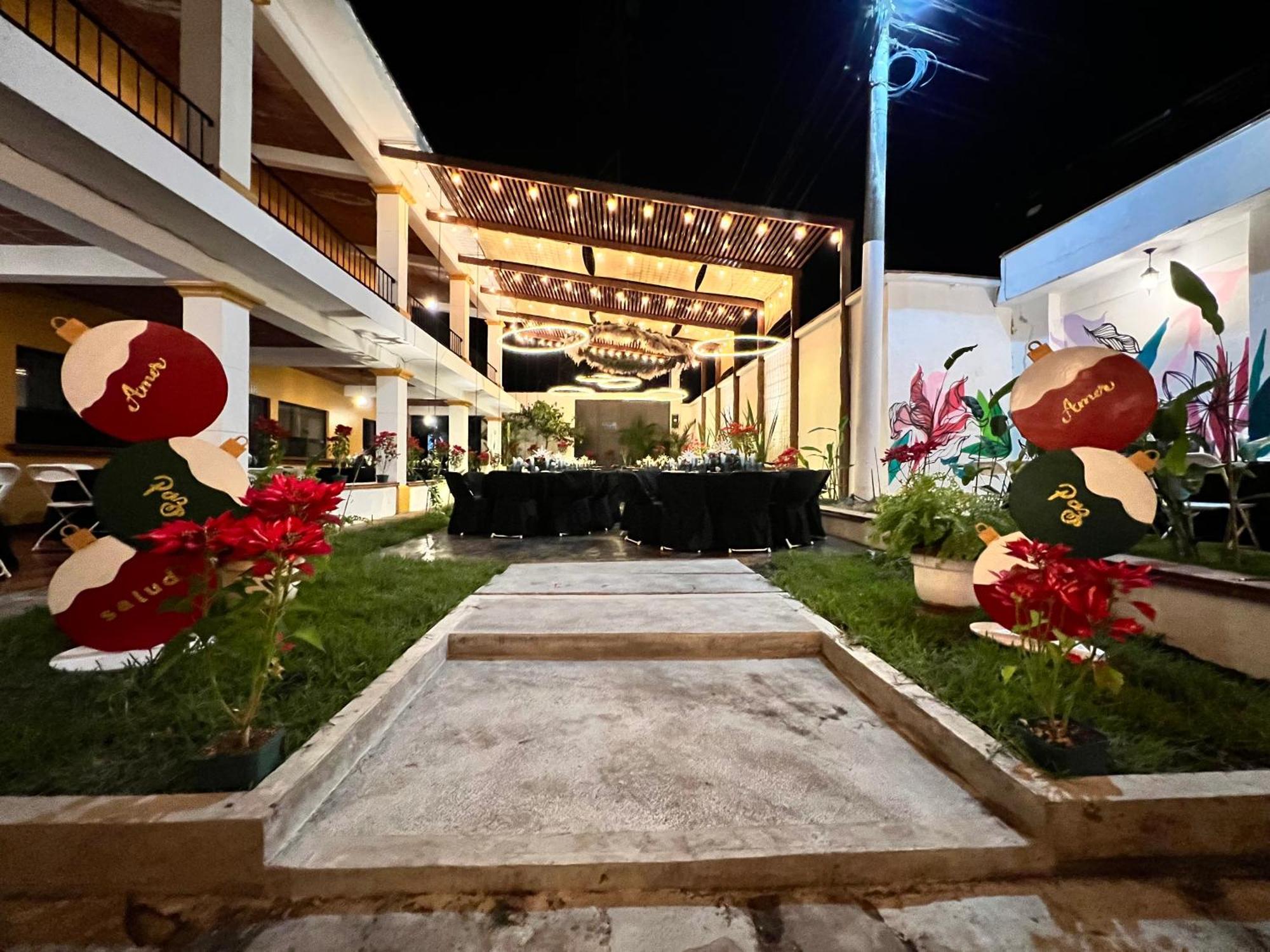 Zafra Hotel Retalhuleu Exterior foto
